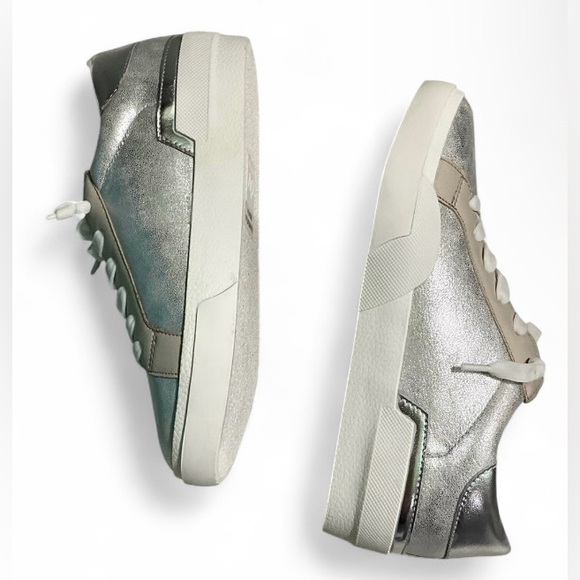 Dolce Vita Helix Women's Sneaker Silver Metallic Goose Shoe Women’s Size 7.5 - Picture 2 of 5